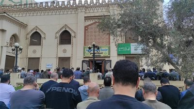 تشييع جنازة والدة وزير الصناعة لمثواها الأخير بمسقط رأسها بالشرقية