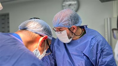  وزارة الصحة تستقدم 4 خبراء دوليين في تخصصات دقيقة لتعزيز جودة الخدمات الطبية