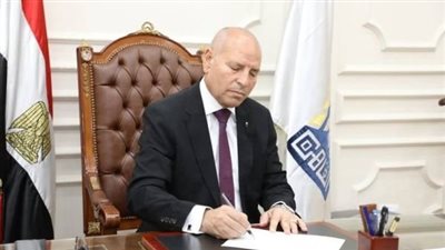 محافظ القاهرة يصدر حركة تنقلات محدودة لرؤساء الأحياء ويشدد على رضا المواطنين