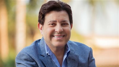 شقيقة إيناس النجار تدعو لـ هاني شاكر بالشفاء: 