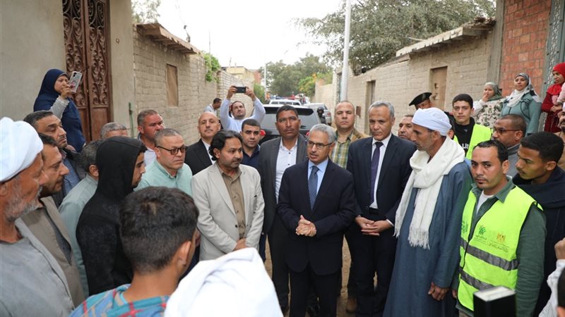 محافظ بنى سويف مع