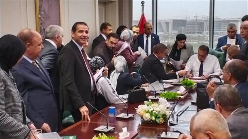 وزير الصحة الدكتور