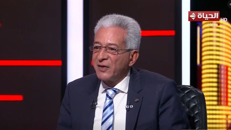 علاء عز