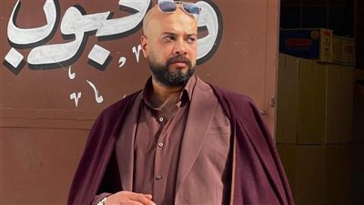 منع تصوير عزاء والد حاتم صلاح                        