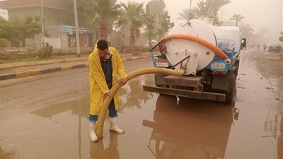 مياه المنوفية تتعامل مع تجمعات مياه الأمطار بقرى ومدن المحافظة 