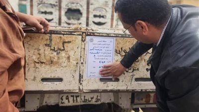 إلزام سيارات توزيع أسطوانات البوتاجاز بوضع ملصقات رسمية بالسعر في السويس  
