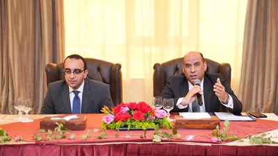 وزير العمل يختتم جولة الإسماعيلية بزيارة «هواهونج» ولقاء المستثمرين