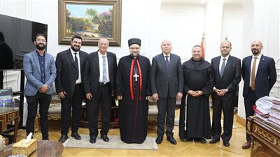 لتعزيز أواصر التعاون.. محافظ القاهرة يستقبل رئيس الكنيسة الكلدانية