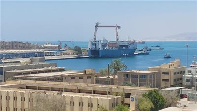 اغلاق ميناء السويس لسوء الاحوال الجوية وارتفاع الأمواج 