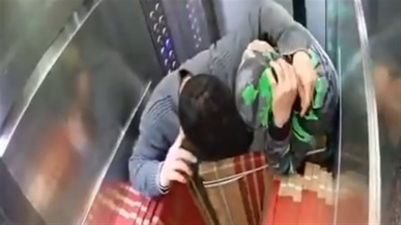 جانب من الفيديو الصادم
