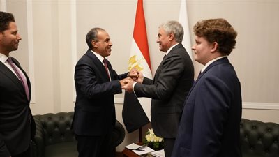 وزير الخارجية يبحث تعزيز التعاون البرلماني مع رئيس الدوما