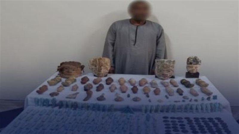  القبض على تاجر آثار