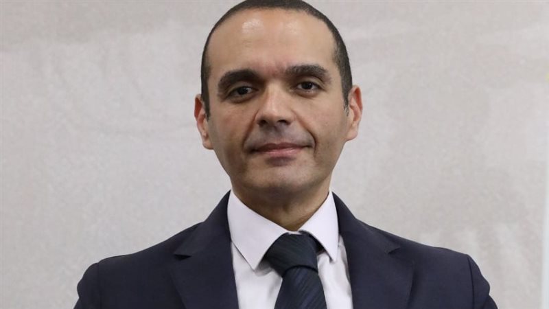 مدحت نافع