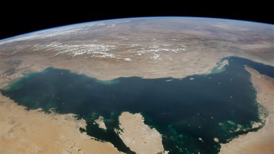 طهران تفرض تغيير تسجيل السفن وتجبر الملاحة الدولية على التنسيق مع 
