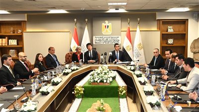 وزير الرياضة يشهد توقيع عقد استضافة مصر لبطولة العالم لجمباز لأول مرة بإفريقيا