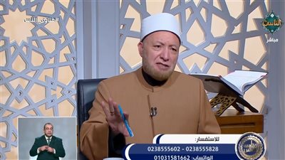 جدل فقهي حول مصافحة النساء.. والإفتاء توضح الضوابط