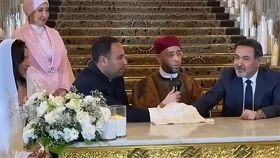 الشيخ أسامة الأزهري يعقد قران ابنة الإعلامي خيري رمضان