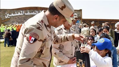 القوات المسلحة تشارك أطفال مصر الاحتفال بيوم اليتيم|صور
