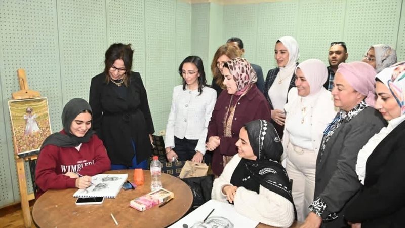 وزيرة الثقافة ومحافظ