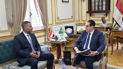 البورصة المصرية وجامعة القاهرة تطلقان مبادرة لنشر ثقافة الاستثمار بين الطلاب