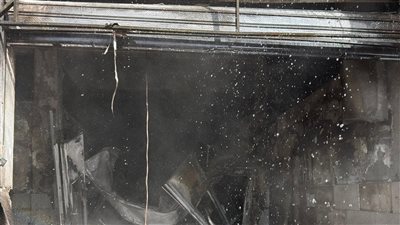 دمار شامل.. تفاصيل حريق نشب داخل ورشة سيارات بالشرابية