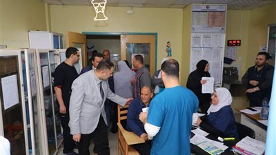 محافظ دمياط يفاجئ مركز القلب ويتابع الخدمات ويشدد على تحسين الرعاية الطبية