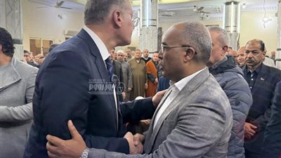 وزير البترول يؤدى واجب العزاء فى شهيد الامارات مهندس بتروجيت حسام صادق
