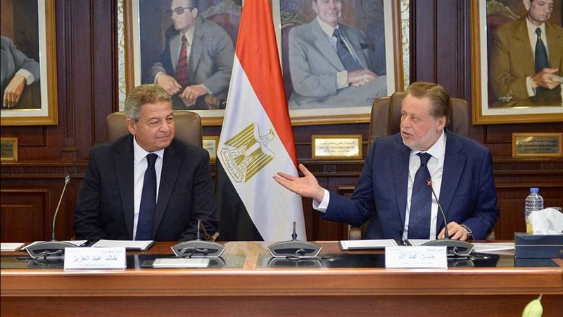جانب من توقيع البروتوكول