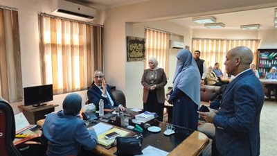 محافظ الجيزة يتفقد مديرية الإسكان والمرافق ويوجه بتذليل معوقات العمل