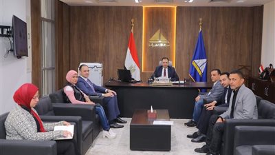 محافظ دمياط يناقش مع المصرية للاتصالات تنفيذ مشروعات التحول الرقمي بالمحافظة