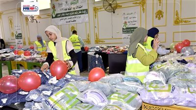 بمناسبة يوم اليتيم.. توزيع ملابس جديدة على 225 طفل يتيم بقرى ومراكز الفيوم