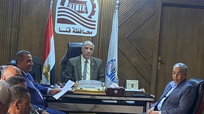 وكيل وزارة التعليم بقنا يعقد اجتماعا موسعا بشأن مواعيد الامتحانات 