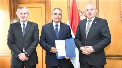 «رئيس جامعة قناة السويس يصدر قرارًا بتكليف الدكتور عماد مكرم غطاس ميخائيل وكيل