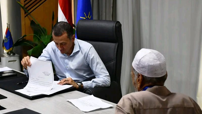 اللقاء الاسبوعي لمحافظ