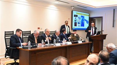 النائب عمرو فهمي يهاجم سياسات الزراعة: الترع مهملة منذ 40 عامًا 