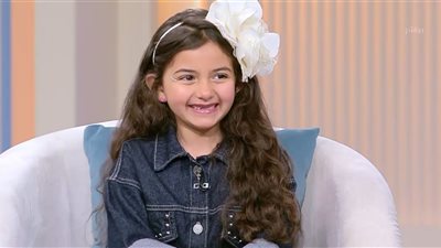 «فاجأتنا كلنا».. والدة الطفلة لوليا: كنا بناخد الهوم وورك ونذاكر في الكرفان