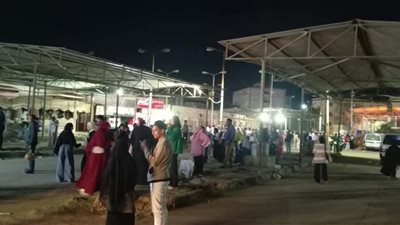 أزمة مواصلات خانقة بخط الأنصاري - الجناين بالسويس في أوقات الذروة
