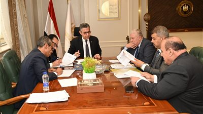 وزير التموين يجتمع بأعضاء البرلمان لتعزيز التواصل وتلبية احتياجات المواطنين