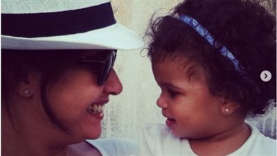 أحبك يا قمري .. هند صبري توجه رسالة مؤثرة لابنتها في عيد ميلادها