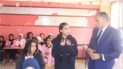 عطية في جولة مفاجئة بمدارس الهرم:  برامج فورية لإنقاذ الضعاف قرائياً