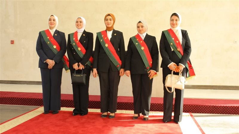 خلال أداء أعضاء النيابة