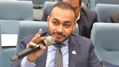 أحمد ناصر داخل 