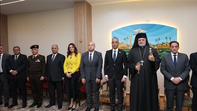 محافظ الجيزة يزور الكنيسة الكاثوليكية لتقديم التهنئة بعيد القيامة المجيد 