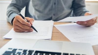 دليلك لاستخراج كعب العمل 2026 .. خطوات سريعة ورابط التسجيل والأوراق المطلوبة 