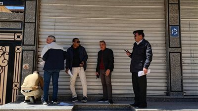 غلق وتشميع 7 محال  تجارية مخالفة  تدار بدون ترخيص بمركز بدر