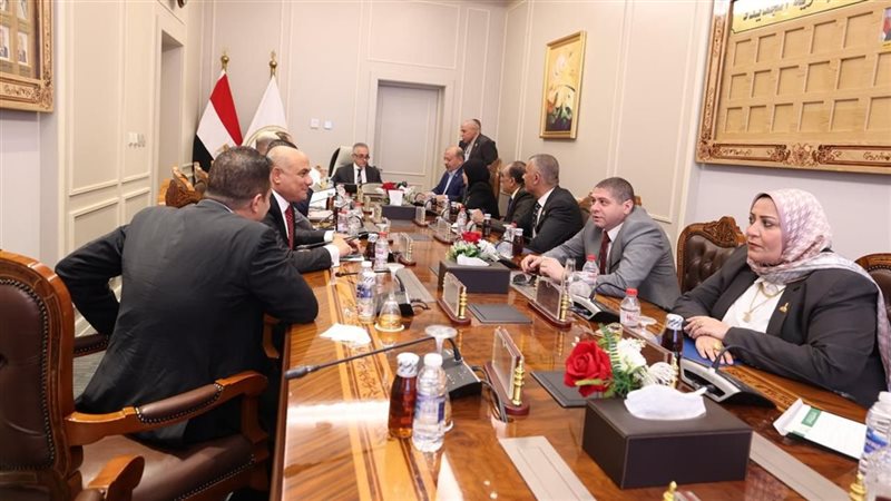 وزير العدل يلتقي