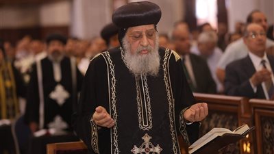 البابا تواضروس: الصليب هو عيد الحب الحقيقي للإنسانية بأسرة