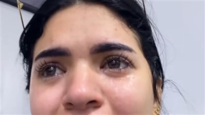 «رئته انفجرت».. سوزي الأردنية تبكي وتطلب الدعاء لوالدها بعد أزمة صحية خطيرة