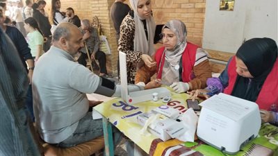 صحة السويس تطلق قافلة طبية بكنيسة الأنبا أنطونيوس بمناسبة عيد القيامة