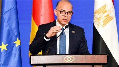 وزير الاستثمار: توفير بيئة عمل متكاملة للعاملين أولوية لتحسين الأداء المؤسسي